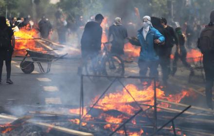 En su cuenta de Twitter del Consulado de Ecuador en Santiago, señaló que el ciudadano falleció “en las protestas sociales ocurridas en La Serena”.