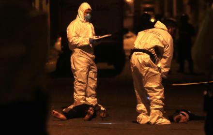 El hecho fue reportado a la Policía y Bomberos que llegaron casi de inmediato al domicilio, pero solo constataron que las cinco mujeres habían perdido la vida.