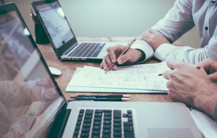 Referencial.El flujo de información durante emergencias y desastres es el conjunto de actividades que tiene como meta principal hacer que la toma de decisiones sea más eficiente.