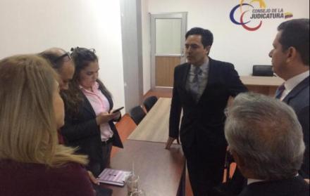 El fiscal Gustavo Benítez junto con representantes del Estado al finalizar la audiencia.