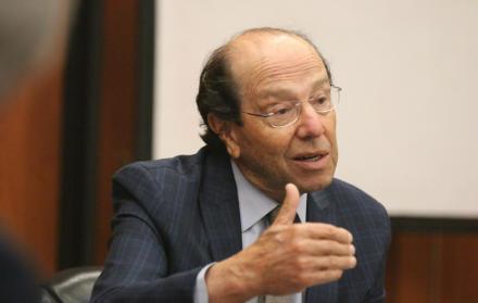 El expresidente Oswaldo Hurtado radiografía el panorama político nacional.