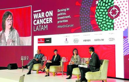 Médicos y científicos hablaron sobre los desafíos ante el cáncer.