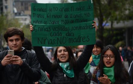 Plantón a favor del aborto por violación. Quito, 20 de septiembre de 2019.