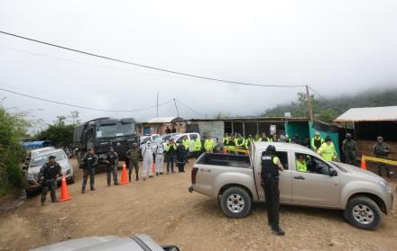 Al menos ocho agentes de la Dinased participaron en las tareas de búsqueda.