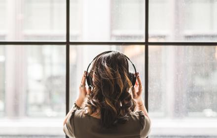 Imagen referencial. Existen canciones que sin importar el género y quién las canta, al ser escuchadas provocan que otras mujeres se sientan empoderadas y motivadas.