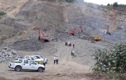 Luego de la explosión que se reportó el jueves en el sector, se procedió a una inspección y hoy a la clausura posterior de una cantera ubicada en el kilómetro 10.