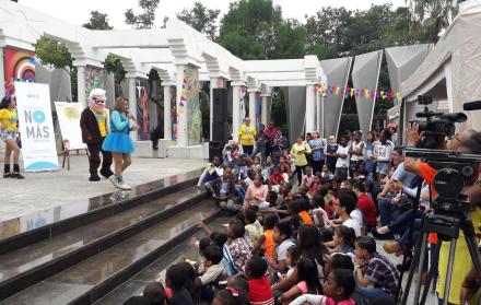 El lanzamiento de la campaña se realizó con un show artístico en la Plaza Guayarte.
