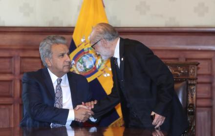 Tiempos. El presidente Lenín Moreno anunció ayer junto al del Consejo de Participación, Julio César Trujillo, los nuevos planes de fiscalización.
