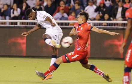 Encuentro entre Liga de Quito y El Nacional. 