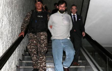 Paúl Ceglia (c) planteó la petición de asilo y una “acción extraordinaria de protección” para evitar su extradición.