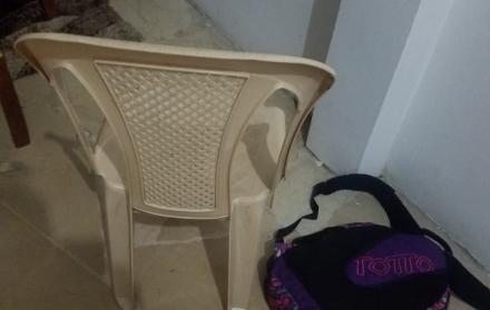 La muchacha, quien estudiaba en un colegio porteño, se habría colgado con una soga del gancho de una hamaca. Junto al cadáver se encontró una mochila escolar.