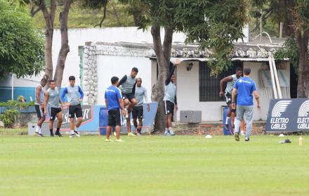 Emelec contó con su plantilla completa y entre las novedades está que Oscar Bagüí ya se encuentra al 100%.
