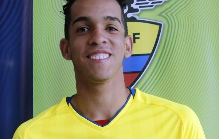 Efectividad. Johan Mina, delantero de la Tricolor Sub-17, marcó los tres goles del combinado nacional frente a los chilenos.