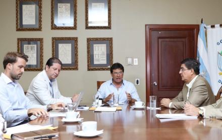 Cita. El directorio de la Empresa Pública Provincial de Dragados, Draguayas EP, sesionó por primera vez el pasado martes en la Prefectura.