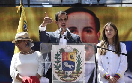 “Anunciamos entonces que el 23 de febrero será el día para que ingrese la ayuda humanitaria, así que desde hoy acompañaremos a todos los sectores: transportistas, enfermeras” que deben introducir y distribuir la ayuda, dijo Guaidó.