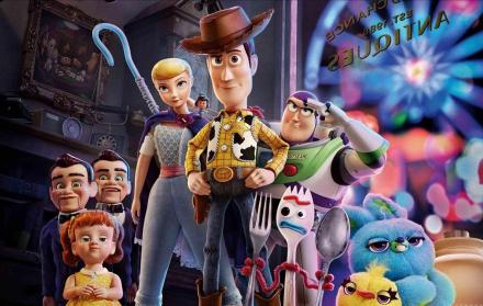 El muñeco se movió misteriosamente cuando lo filmaban.