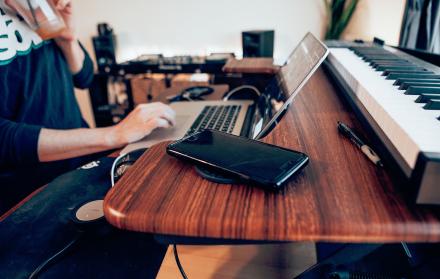 Imagen referencial. El 30 % de los millennials señala a las empresas como responsables de la formación de la nueva fuerza laboral, según una encuesta de Deloitte Global.