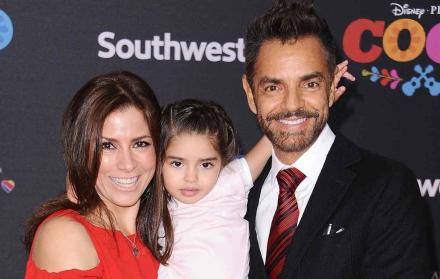 El mexicano con Aitana y su esposa Alessandra viven en Los Ángeles.