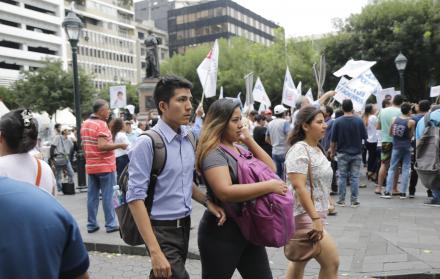 Votantes. Los jóvenes entre 16 y 18 años de edad tienen voto facultativo, es decir, que pueden o no sufragar.