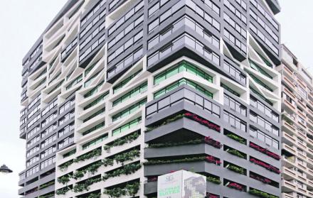 Edificación. Avanza la construcción del edificio ‘verde’ que está ubicado en Malecón e Imbabura, en Guayaquil.
