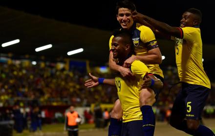 El primer tanto lo convirtió el goleador del campeonato ecuatoriano Michael Estrada.