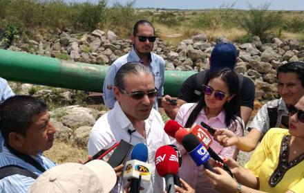 Medios de comunicación acompañaron a funcionarios del Gobierno en un recorridos por los terrenos de El Aromo.
