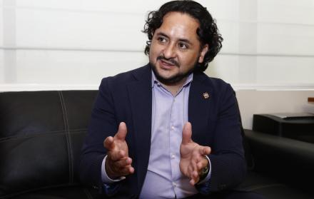 El Ministro Andrés Michelena expuso los proyectos que componen la Estrategia Ecuador Digital.