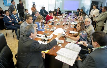 Referencial. Sesión de la Comisión de Régimen Económico.