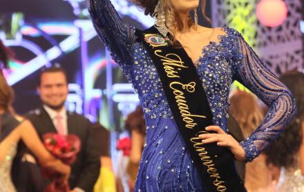 Cristina Hidalgo luce la corona como nueva soberana.