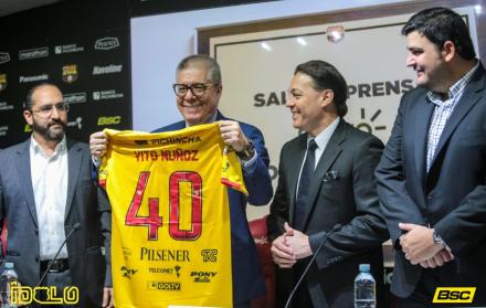 La sala de prensa del Estadio Monumental lleva de nombre Vito Muñoz Ugarte, en homenaje al periodista que cumple cuarenta años de vida profesional.