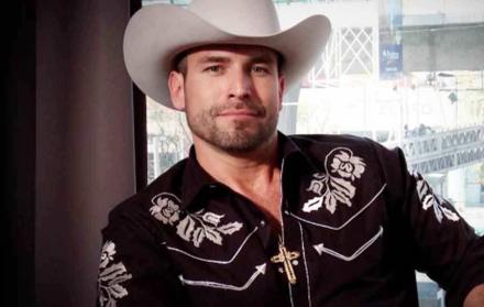 El actor mexicano tuvo problemas con Telemundo y habría amenazado con demandarlos