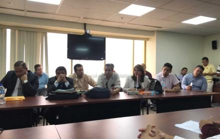 En rueda de prensa, la Subcomisión de Educación de la Asamblea anunció su intención de elaborar una propuesta de ley para regularizar internados de estudiantes de medicina.