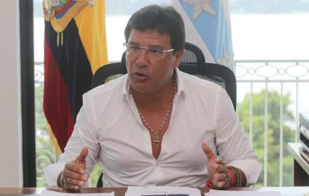El 14 de mayo de este 2019 asumió la Prefectura del Guayas, tras ganar las elecciones de la mano de la alianza Partido Social Cristiano-Madera de Guerrero.