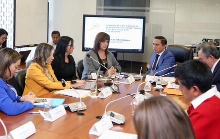 Trabajo. La Comisión de Régimen Tributario, presidida por Daniel Mendoza, trataría la reforma económica.