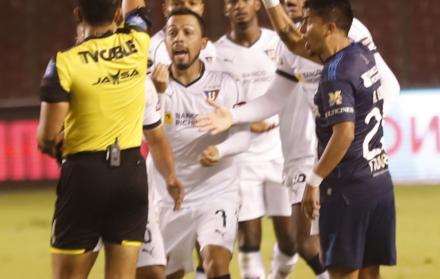 La LigaPro sancionó al uruguayo con tres meses y un partido de suspensión.
