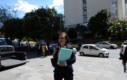 Comparecencia. La asambleísta Doris Soliz acudió a la Fiscalía a dar su versión por los aportes ilegales a PAIS.