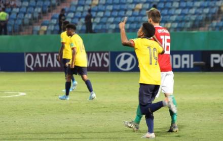 El volante del Independiente del Valle anotó el primer gol que le dio el empate a los ecuatorianos ante Hungría.