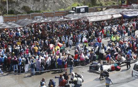 Frontera. En el Puente Internacional de Rumichaca, límite con Colombia, el flujo de migrantes venezolanos es alto desde mediados del año pasado.
