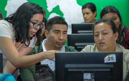 La campaña Todos ABC favorece a las personas que dejaron inconclusos sus estudios.