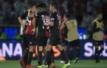 Pinos le atajó un penal al equipo Argentino.