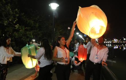 En Guayaquil, algunos festejos de instituciones en noviembre y diciembre se hicieron con globos del deseo. En fin de año fueron muy usados y por uno de ellos una casa en Samanes perdió parte de su techo.