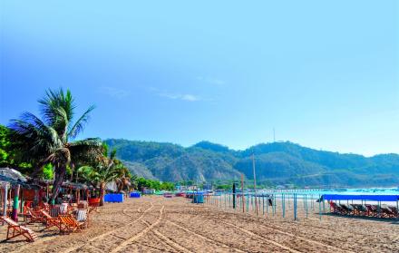 Puerto López, encanto natural costero