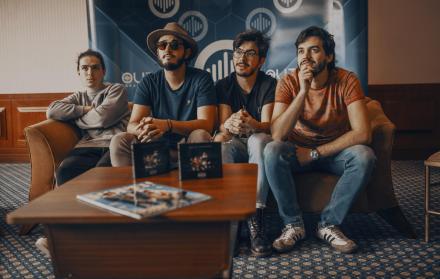 El integrante adelantó que están trabajando en la reedición de Balas Perdidas, su segundo álbum de estudio que salió en octubre del año pasado. 
