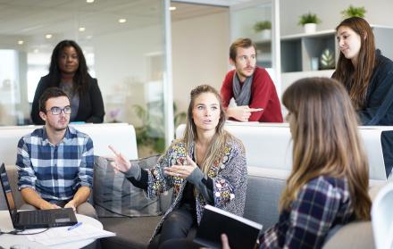 Como primera opción está adaptar los horarios de trabajo para que los colaboradores puedan disfrutar de los principales partidos.