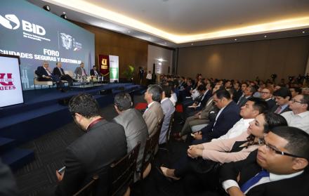 Una de las metas es lograr la estabilidad financiera y asegurar los beneficios a los depositantes.