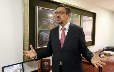 Íñigo Salvador, Procurador General del Estado.