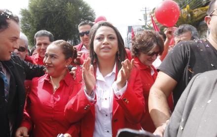 La prefecta de Pichincha Paola Pabón, fue detenida esta madrugada en su domicilio.