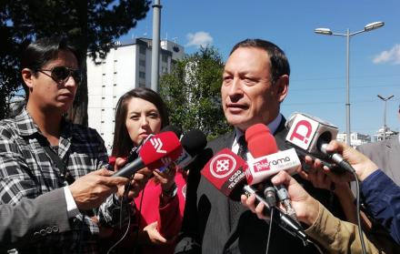 El asambleísta y también procesado César Carrión solicitó a la Fiscalía que se investiguen todos los procesos “manipulados por el 30S”