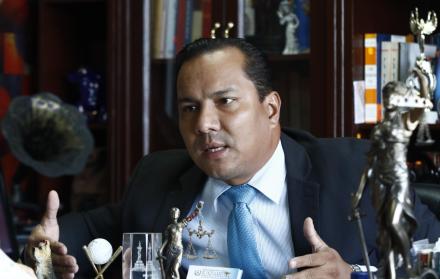 Édgar Salazar puso sus objetivos de campaña a disposición de Cynthia Viteri.