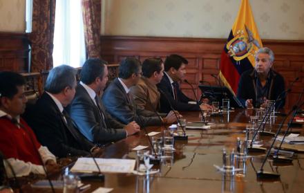 Último (y tardío) esfuerzo por buscar consensos: ayer Lenín Moreno se reunió con los jefes de todas las bancadas parlamentarias.